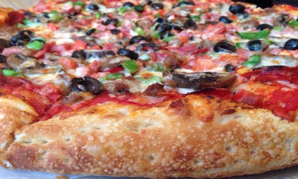 Fox’s Pizza Den Menu Prices, History & Review
