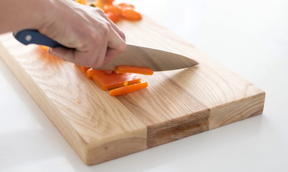 How to properly Maintain a cutting board