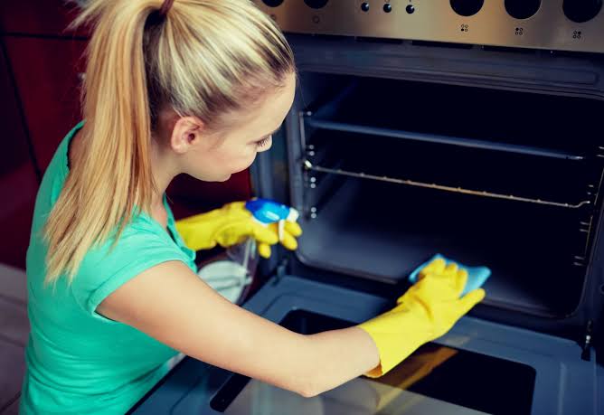 What You Need To Know About Self-Cleaning Ovens