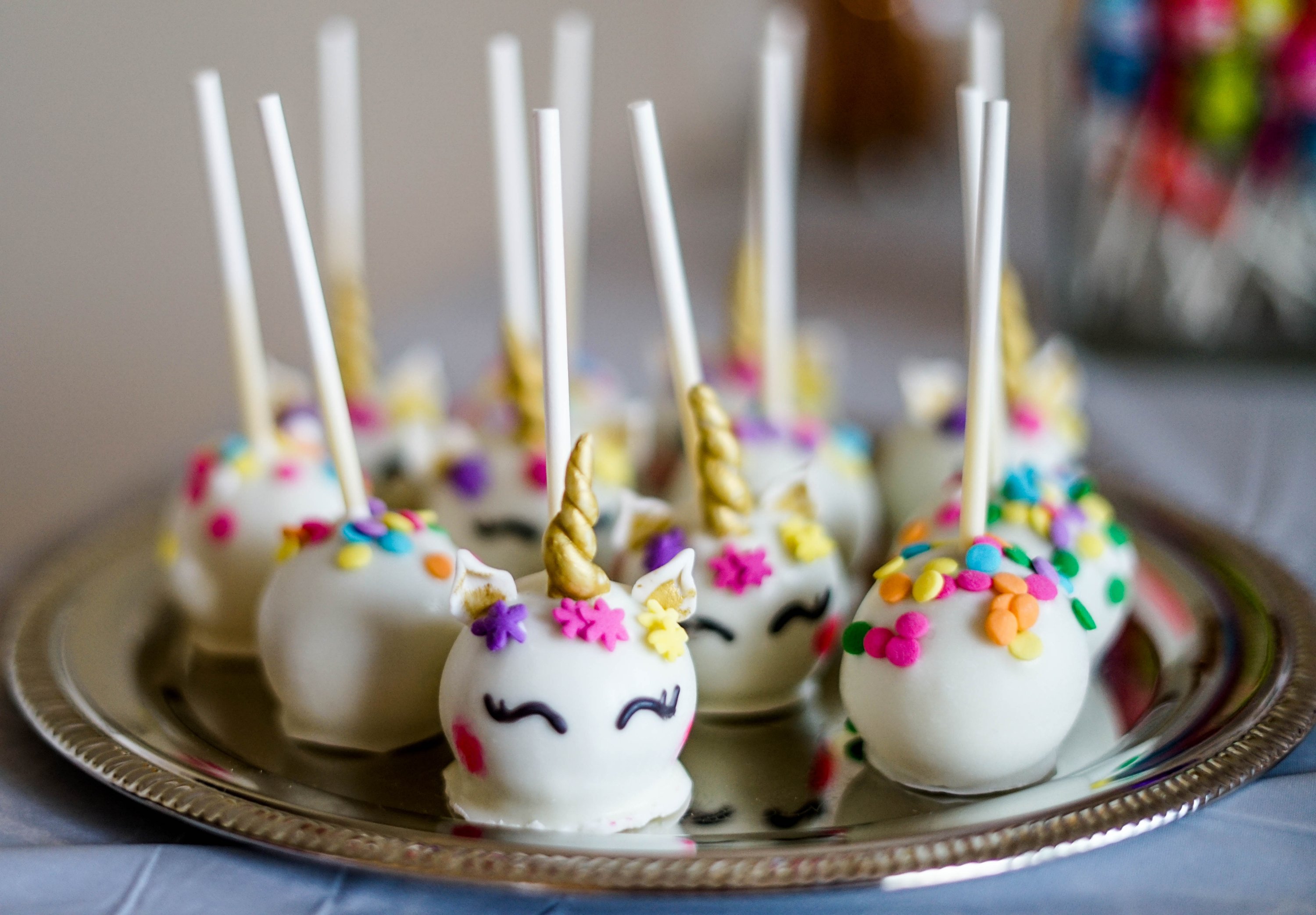 Simple frosted cupcakes with cupcake toppers